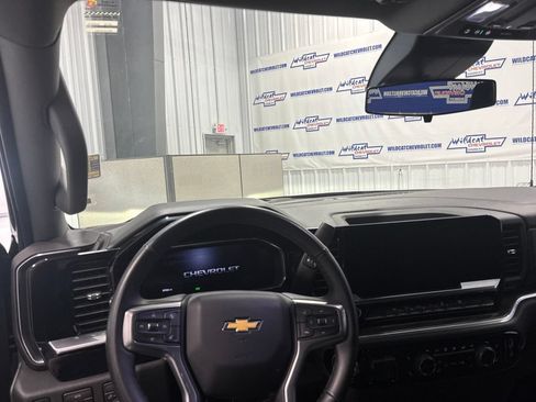 Used 2026 Chevrolet Silverado 1500 LT AWD/4WD image 2