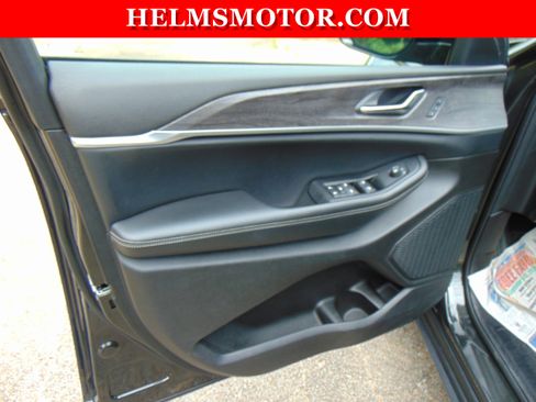 Certified 2024 Jeep Grand Cherokee L Limited AWD/4WD image 18