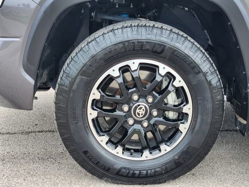 Used 2025 Toyota Tundra SR5 w/ TRD Off-Road Package AWD/4WD image 10