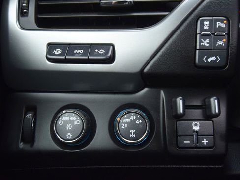 Used 2016 Chevrolet Tahoe LTZ image 36