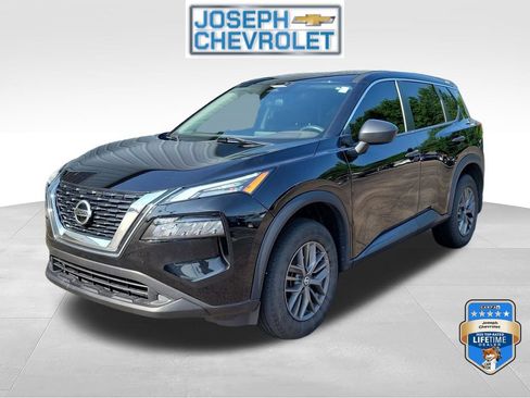 Used 2021 Nissan Rogue S FWD image 2