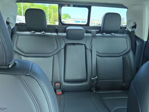 Certified 2026 Ford Maverick Lariat w/ Black Appearance Package AWD/4WD image 15