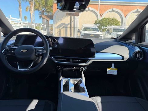 New 2026 Chevrolet Equinox EV LT image 21