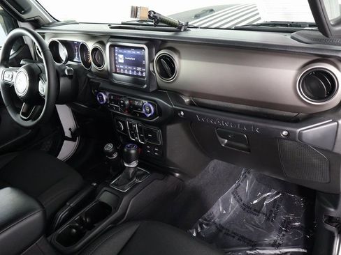 Used 2018 Jeep Wrangler Unlimited Sport S AWD/4WD image 9