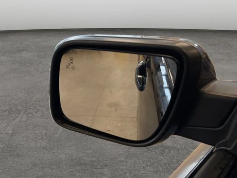 Used 2019 Ford Explorer XLT w/ Equipment Group 202A AWD/4WD image 35