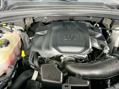 Used 2023 Jeep Grand Cherokee L Overland w/ Luxury Tech Group IV AWD/4WD image 33
