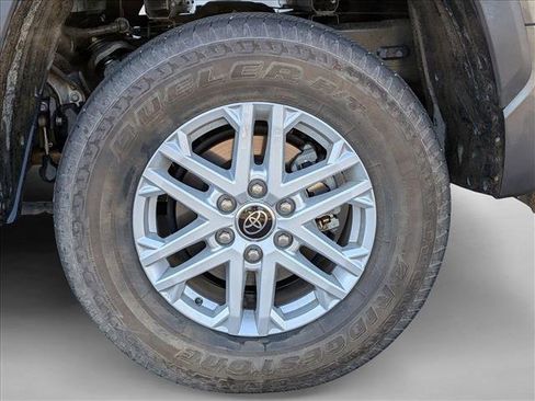 Used 2023 Toyota Tundra SR5 w/ SR5 Premium Package AWD/4WD image 18