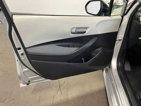 Used 2022 Toyota Corolla LE FWD image 24