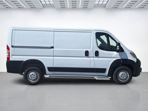 Used 2025 RAM ProMaster 2500 w/ U-Haul Equipment Group FWD image 3