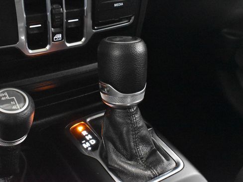 Used 2020 Jeep Wrangler Unlimited Sport S image 16