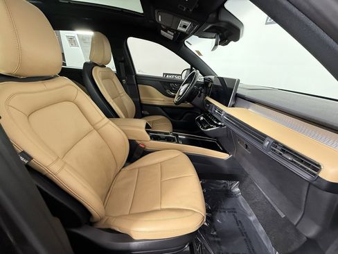 Used 2023 Lincoln Corsair Reserve w/ Equipment Group 201A image 17