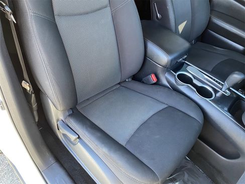 Certified 2020 Nissan Pathfinder S image 10