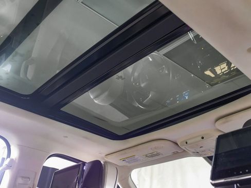 Used 2020 Lincoln Navigator Black Label w/ Cargo Convenience Package image 28