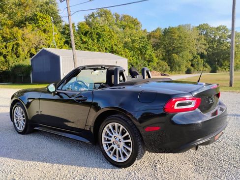 Used 2017 FIAT 124 Spider Classica image 4