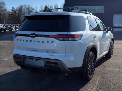 New 2026 Nissan Pathfinder SL image 5