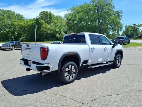 New 2026 GMC Sierra 3500 Denali w/ Denali Reserve Package AWD/4WD image 3