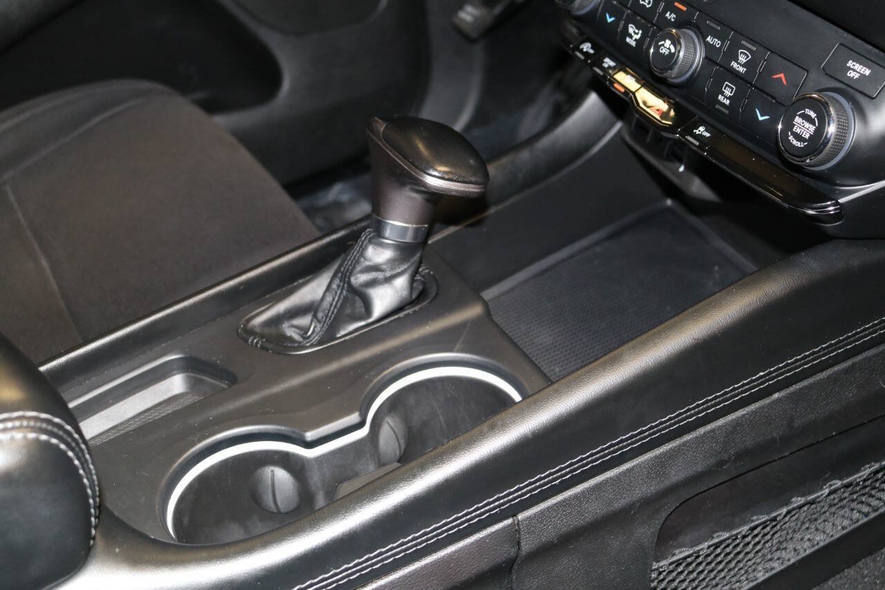 Used 2021 Dodge Durango SXT w/ 3rd Row Seating Group AWD/4WD image 36