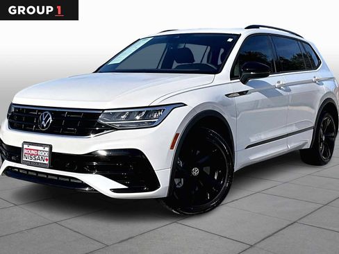 Used 2023 Volkswagen Tiguan SE R-Line image 1