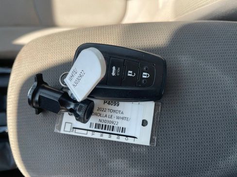 Used 2022 Toyota Corolla LE FWD image 31