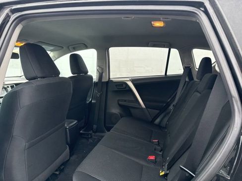 Used 2015 Toyota RAV4 LE w/ Four Season Floor Mat Package image 6