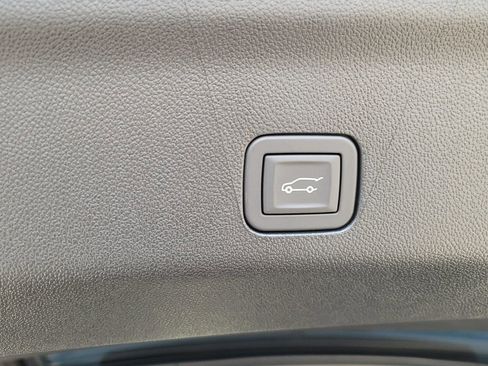 New 2025 Chevrolet Tahoe High Country AWD/4WD image 10