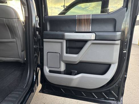 Used 2017 Ford F150 Lariat image 24