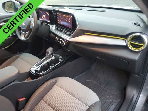 Certified 2024 Chevrolet Trax LT w/ Driver Confidence Package image 27