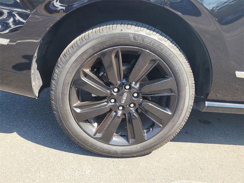 Certified 2023 Lincoln Navigator Reserve image 5