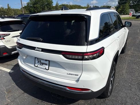 Used 2024 Jeep Grand Cherokee Limited RWD image 3