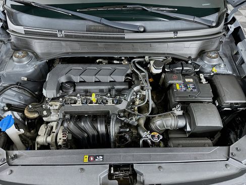 Used 2023 Hyundai Venue SEL image 32