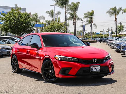 Used 2023 Honda Civic Sport image 2