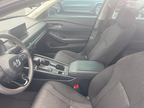 Used 2023 Honda Accord EX image 4
