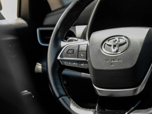 Used 2020 Toyota Highlander Limited FWD image 20