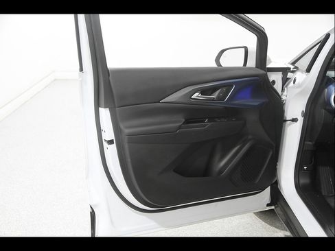 Used 2024 Chevrolet Equinox EV LT FWD image 5