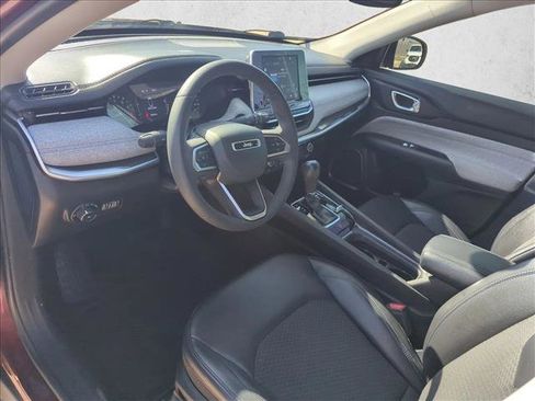 Used 2022 Jeep Compass Latitude image 10