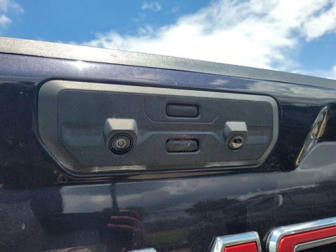 Used 2024 GMC Sierra 1500 AT4 w/ Technology Package AWD/4WD image 7