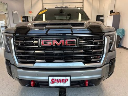 Used 2025 GMC Sierra 2500 AT4 w/ AT4 Premium Plus Package AWD/4WD image 5