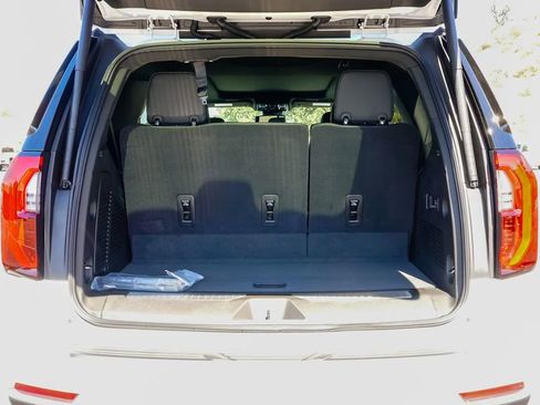 New 2026 GMC Yukon XL Denali w/ Denali Reserve Package AWD/4WD image 9