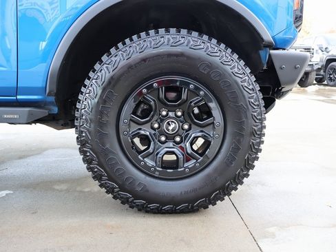 Used 2022 Ford Bronco Wildtrak image 38