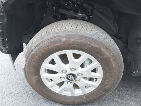 Certified 2025 Toyota Tacoma SR5 AWD/4WD image 9