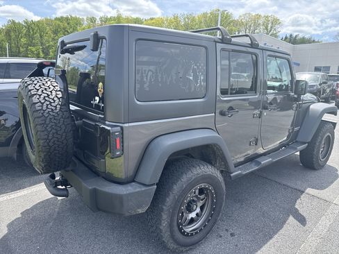 Used 2017 Jeep Wrangler Unlimited Sport w/ Quick Order Package 24S AWD/4WD image 5
