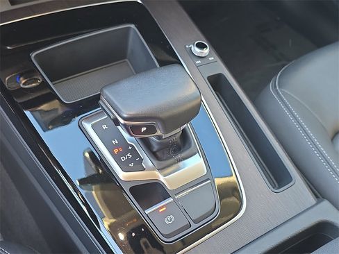 Used 2022 Audi Q5 2.0T Premium w/ Convenience Package image 31