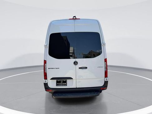 Used 2024 Mercedes-Benz Sprinter 2500 image 5