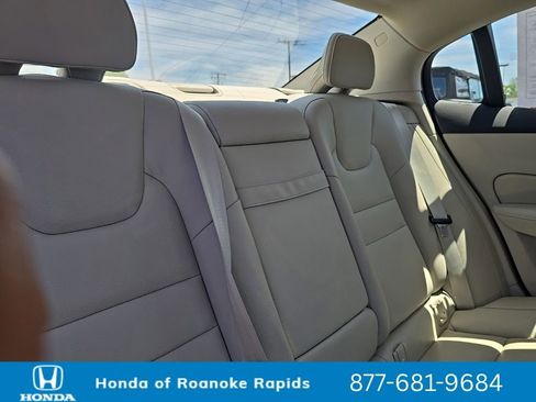Used 2024 Volvo S60 B5 Core FWD image 14