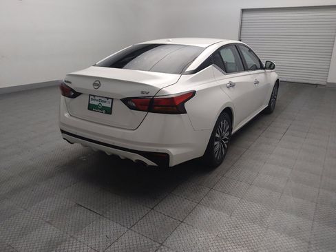 Used 2023 Nissan Altima 2.5 SV w/ SV Premium Package FWD image 9