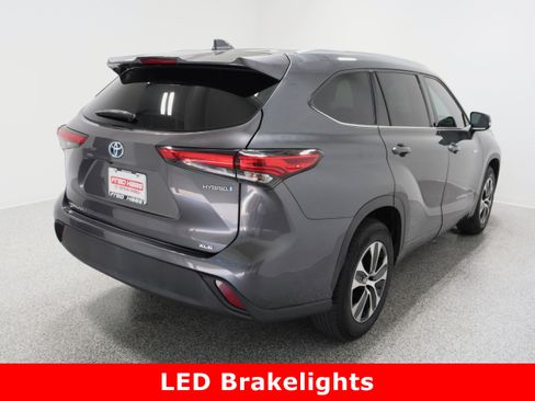 Used 2020 Toyota Highlander XLE image 7