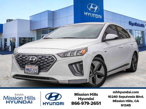Used 2020 Hyundai Ioniq SEL image 1