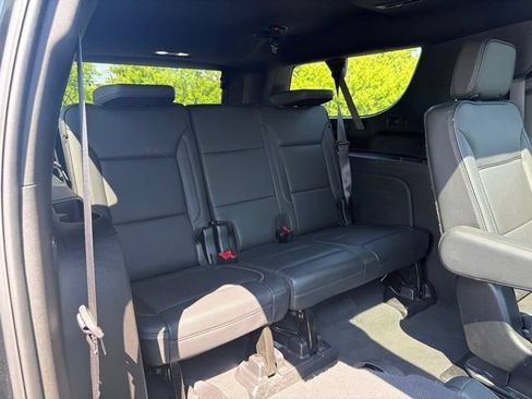 Used 2024 GMC Yukon XL Denali AWD/4WD image 13