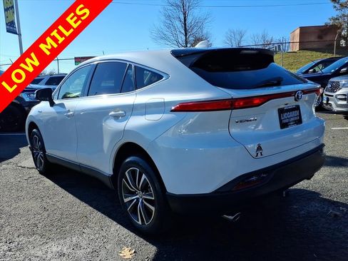 Used 2021 Toyota Venza LE w/ Carpet Mat Package (TMS) image 5