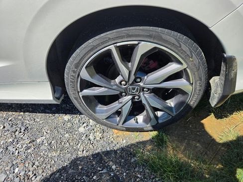 Used 2019 Honda Civic Touring image 24